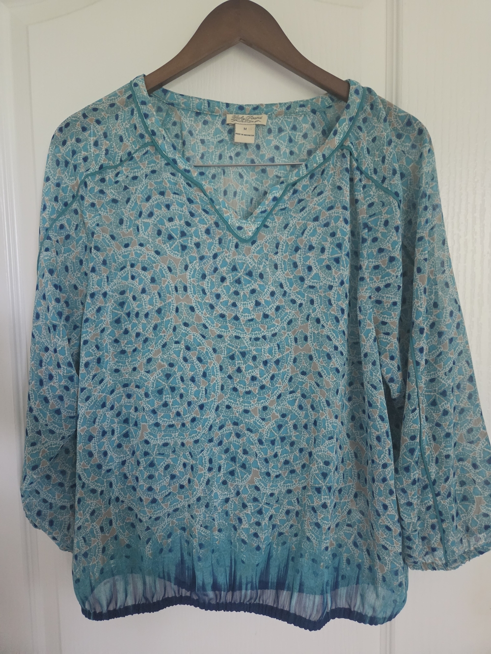 Lucky Brand Womens Size M Blue Teal Geometric Sheer Chiffon Blouse Top Peasant